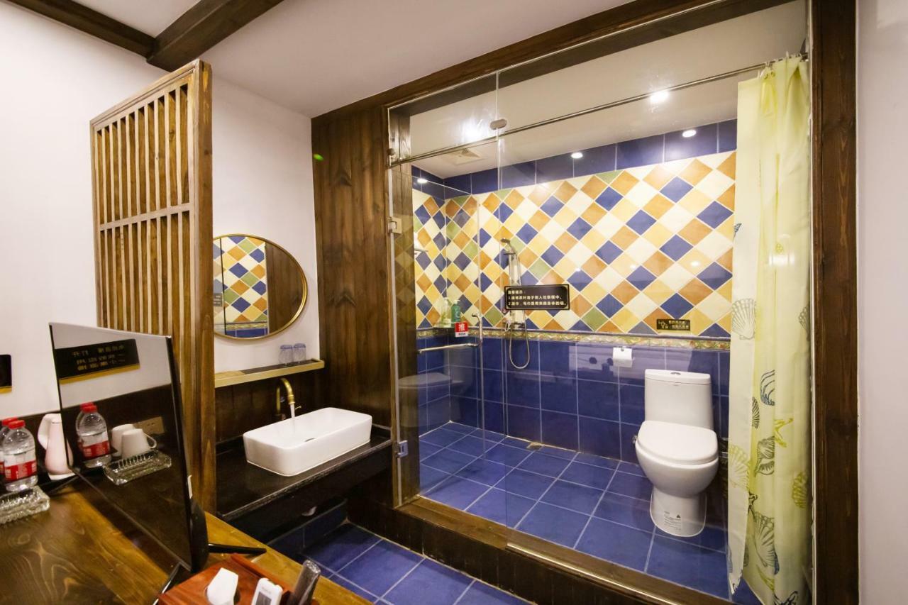 Fenghuang Slowly Time Inn Екстериор снимка