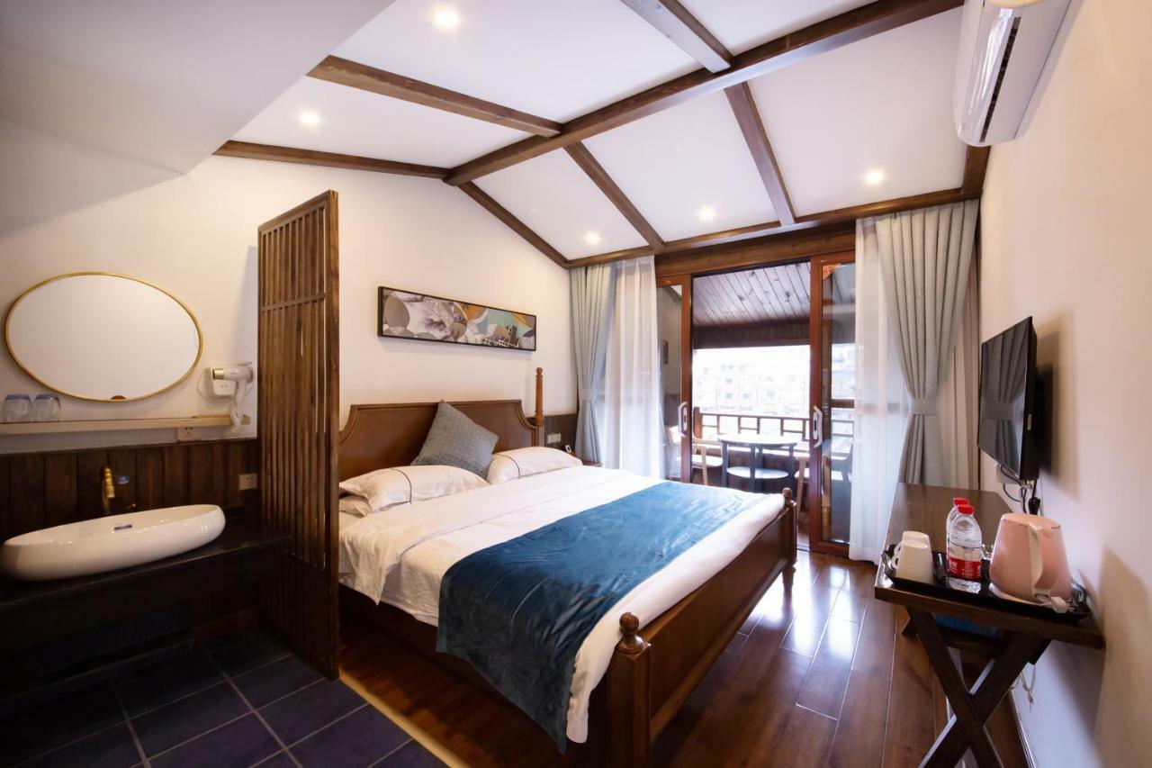 Fenghuang Slowly Time Inn Екстериор снимка