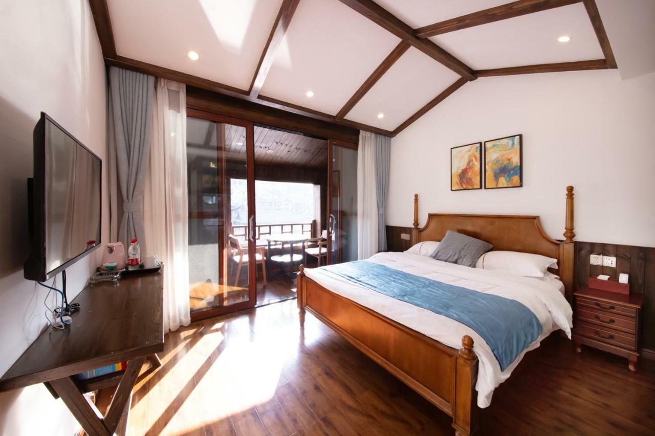Fenghuang Slowly Time Inn Екстериор снимка