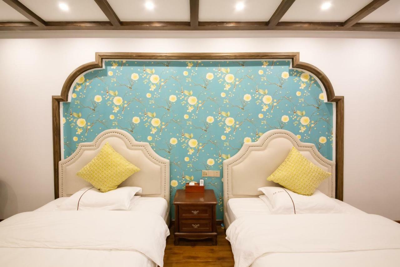 Fenghuang Slowly Time Inn Екстериор снимка
