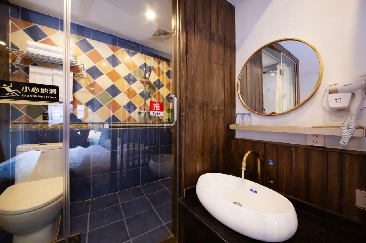 Fenghuang Slowly Time Inn Екстериор снимка