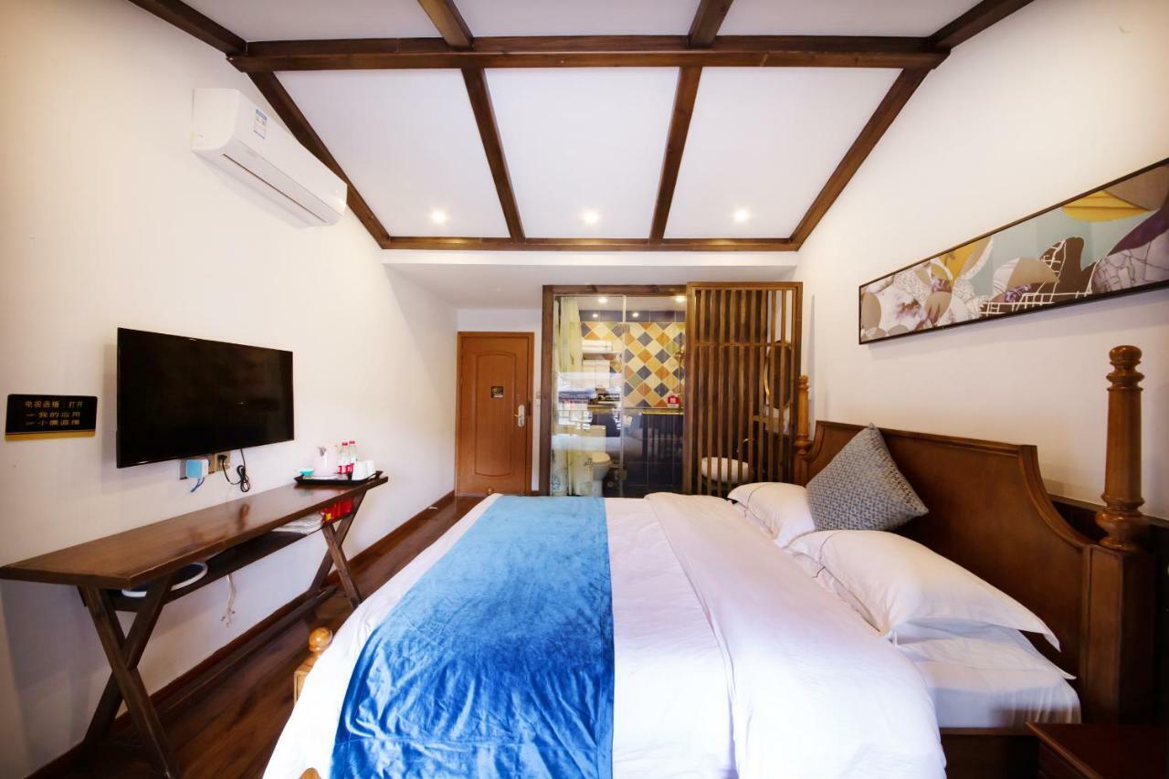 Fenghuang Slowly Time Inn Екстериор снимка