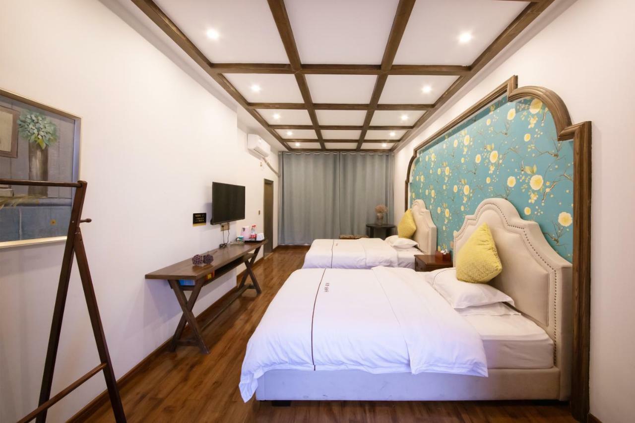 Fenghuang Slowly Time Inn Екстериор снимка