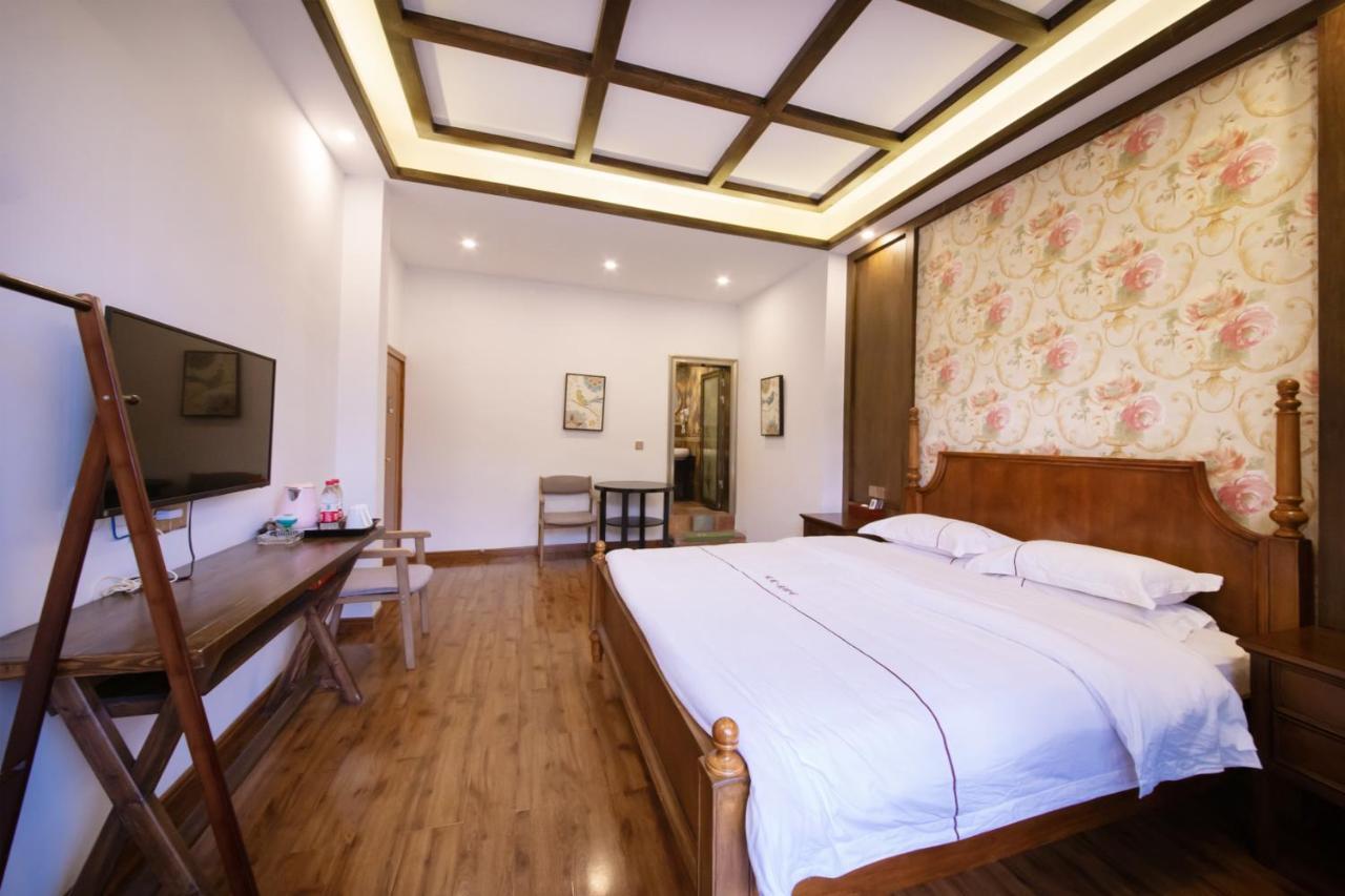 Fenghuang Slowly Time Inn Екстериор снимка